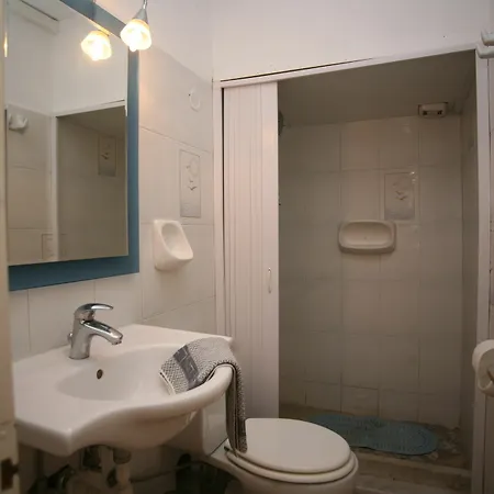 Aphrodite Apartment *
