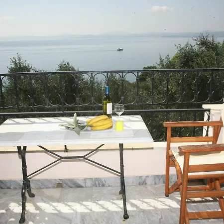 Aphrodite Apartment *